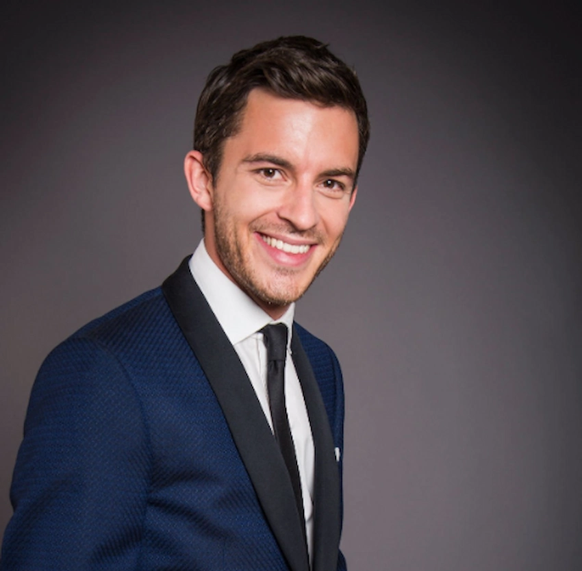 jonathan bailey teeth 2015