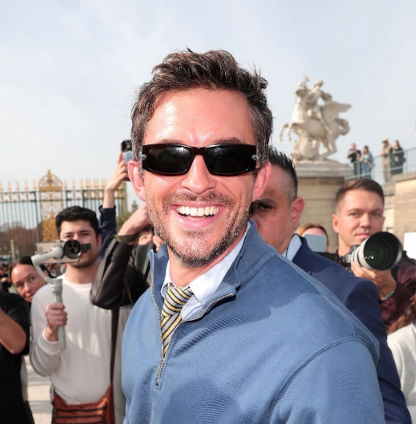 jonathan bailey teeth 2025