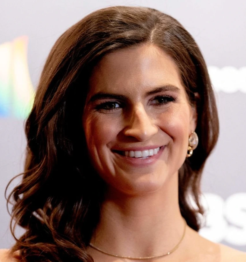 kaitlan collins smile in 2022
