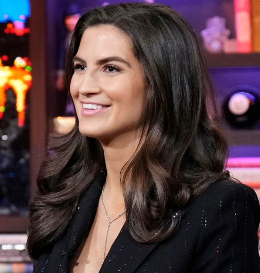 kaitlan collins smile in 2024