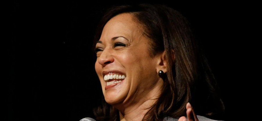 kamala-harris-teeth-in-2015