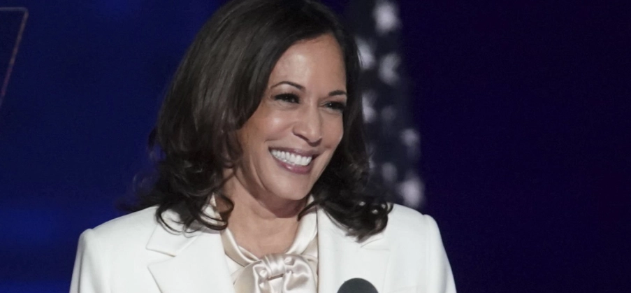 kamala-harris-teeth-in-2020