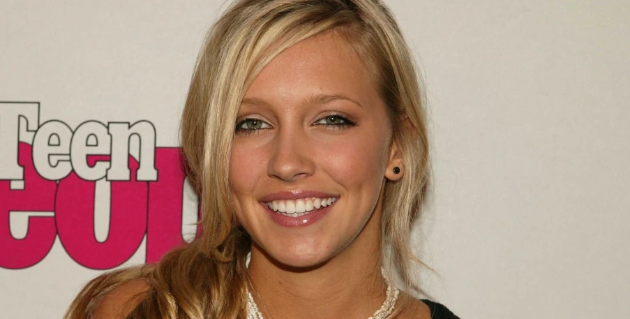 katie-cassidy-hambad-2005