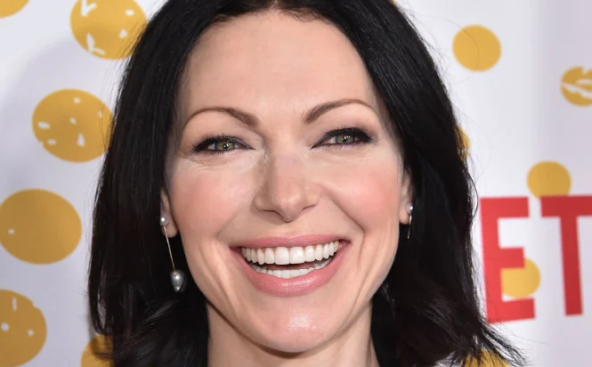 laura prepon teeth in 2025