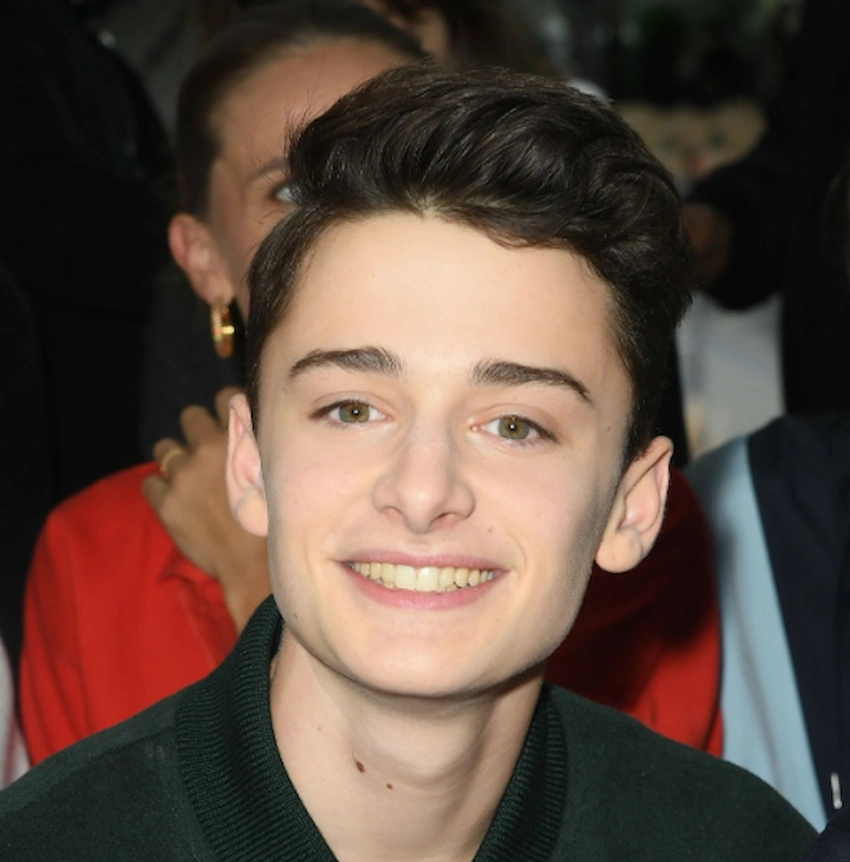 dientes de Noah Schnapp en 2020