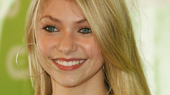 taylor-momsen-hambad-2007