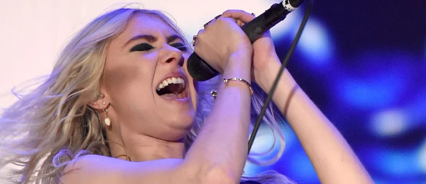 taylor-momsen-hambad-2015