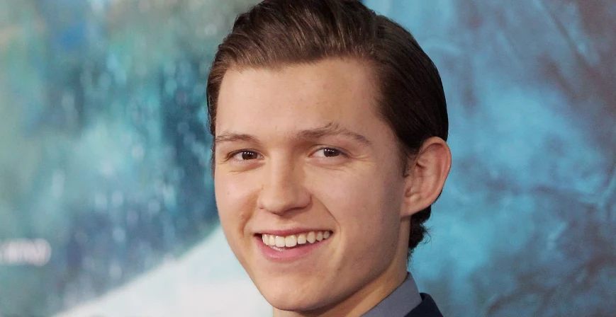 tom-holland-teeth-in-2015
