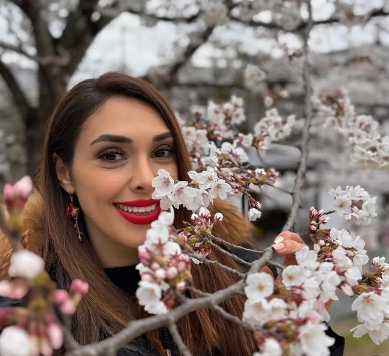 nueva sonrisa de Zuhal Topal