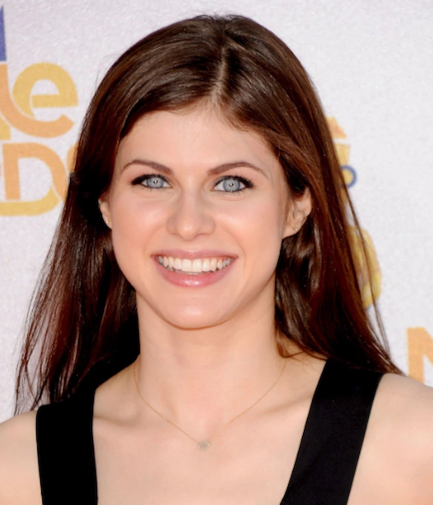 alexandra daddario teeth 2010