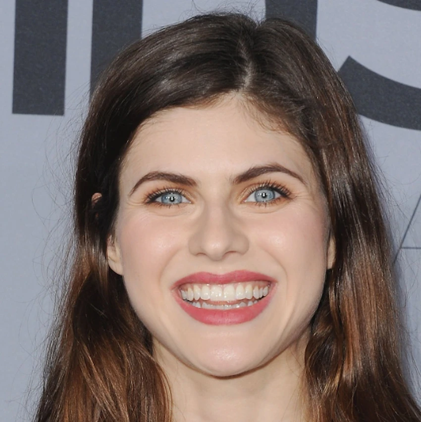 alexandra daddario teeth 2015