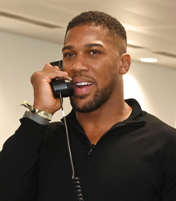 anthony joshua smile in 2025