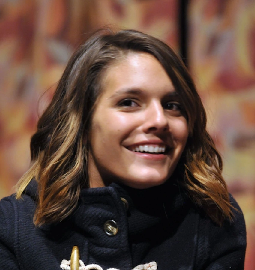caitlin stasey teeth 2010
