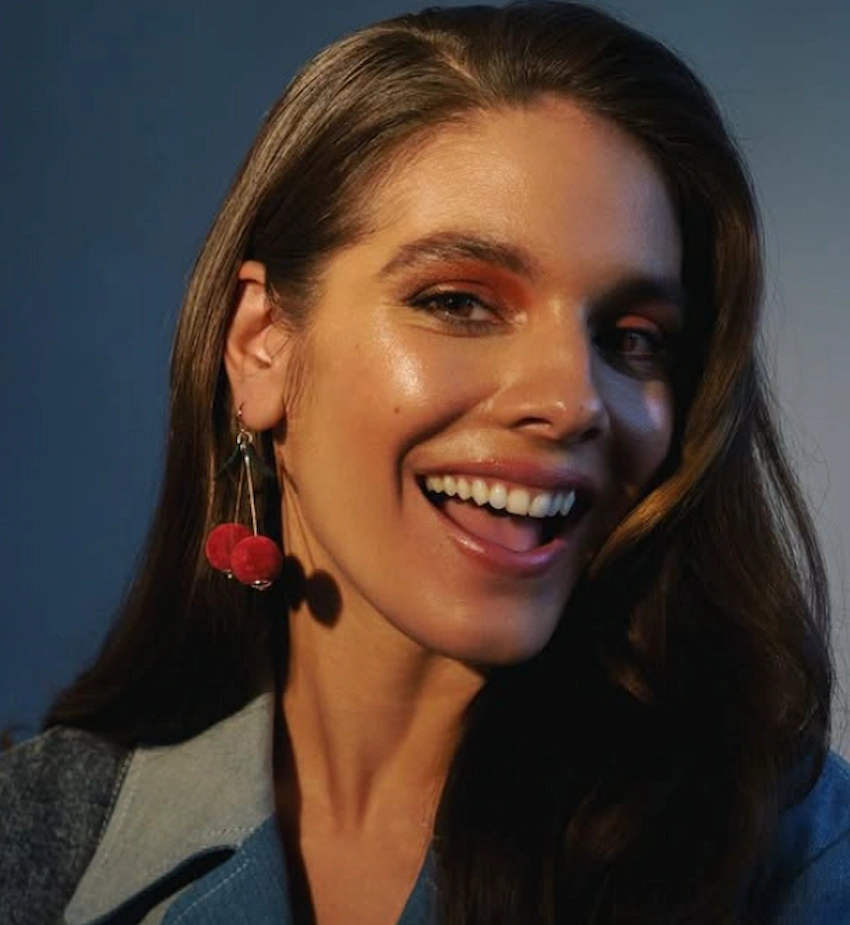 caitlin stasey teeth 2020