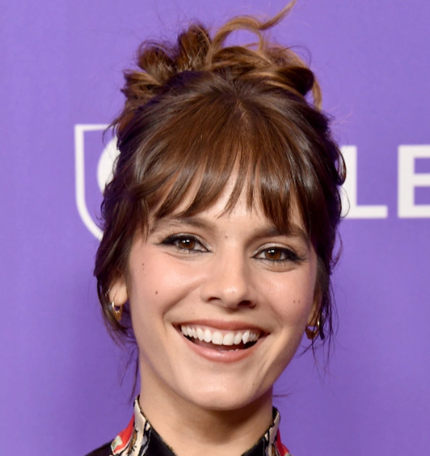 caitlin stasey teeth 2023
