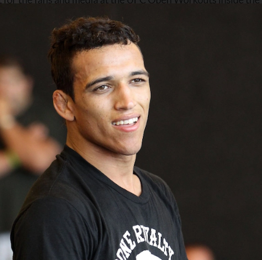 charles oliveira teeth 2010