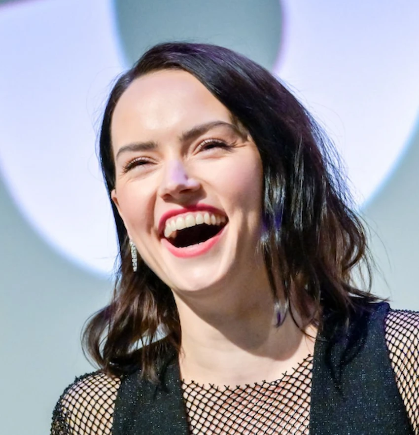 daisy ridley teeth 2025