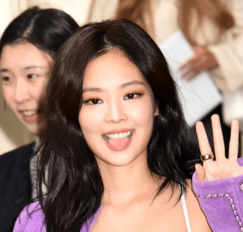 jennie kim teeth 2020
