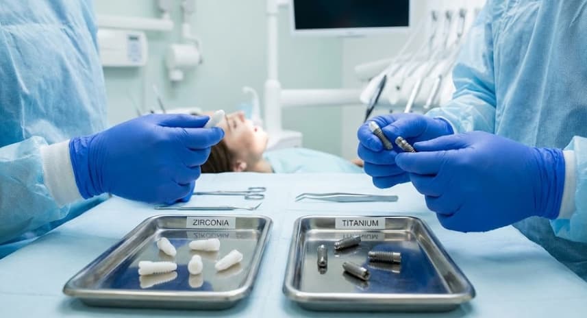 zirconia hammasimplantaat vs titaanium