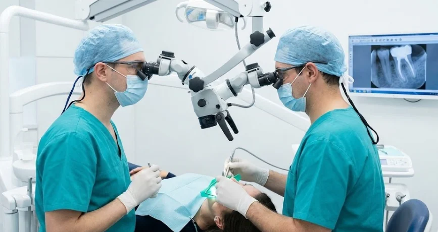 modern-microscope-assisted-root-canal-treatment