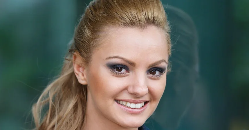 alexandra stan tänder 2010