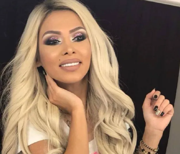 dientes de Cristina Pucean en 2020