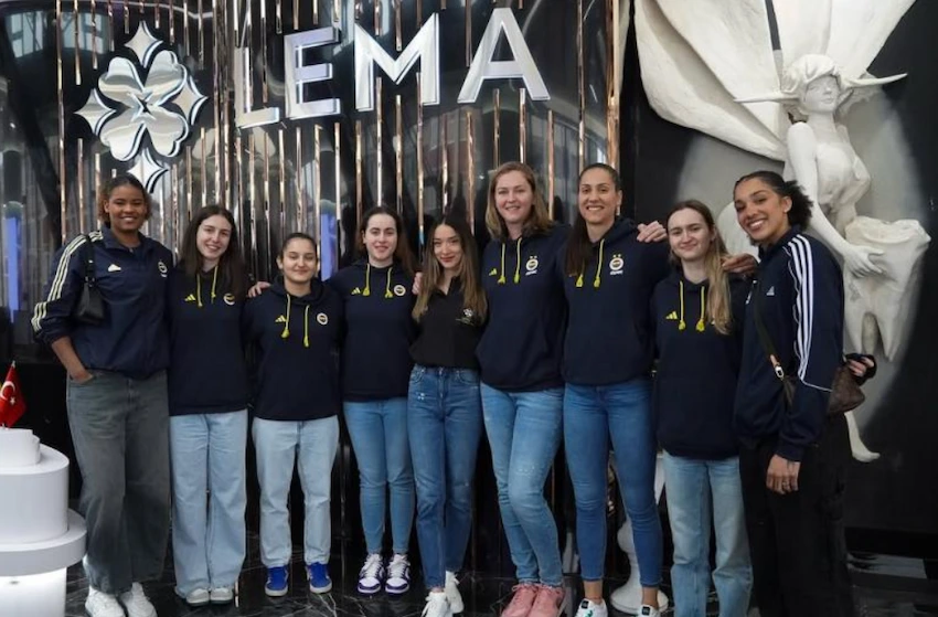 photo de l'équipe de la clinique dentaire Lema fenerbahçe