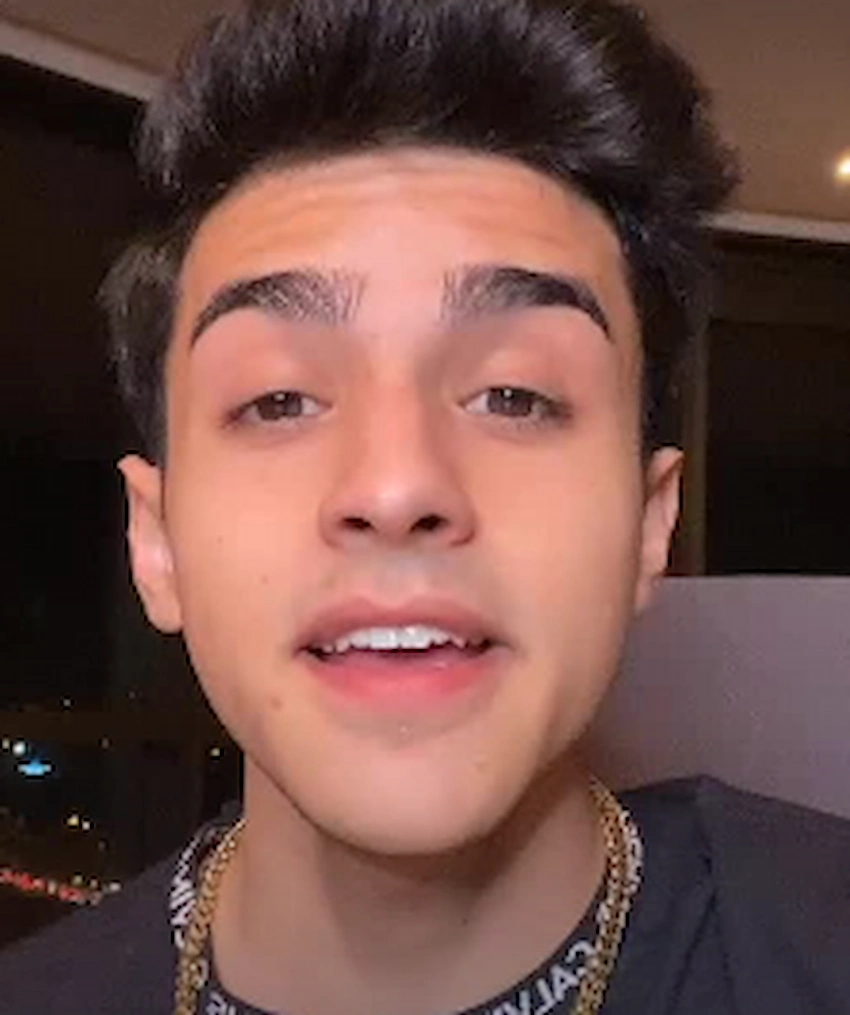 ozgur deniz cellat teeth 2020