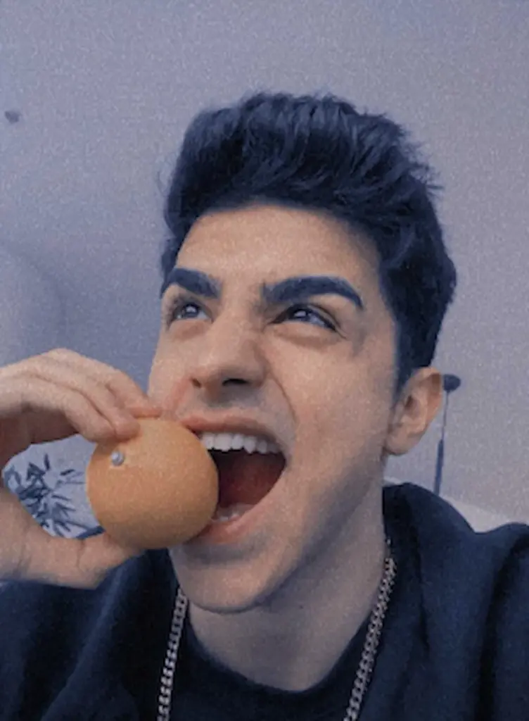 ozgur deniz cellat teeth 2021