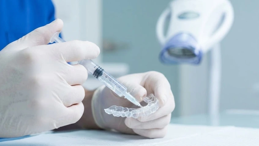 ακριβής εφαρμογή γέλης λεύκανσης