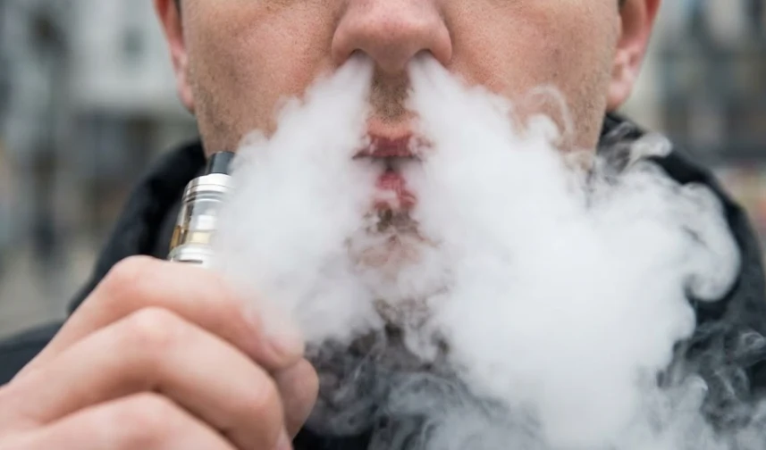 vapingaur varjab naeratust