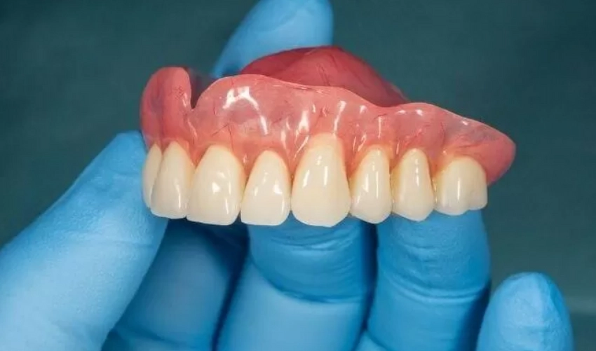 can denture adhesive irritate your lower lip