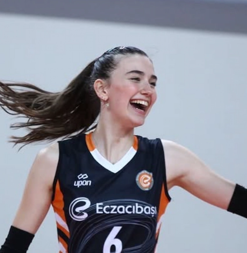 dilay ozdemir teeth 2022 dilay ozdemir teeth 2022