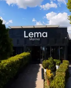 miley-cyrus-smile lema clinic marina bakirkoy exterior