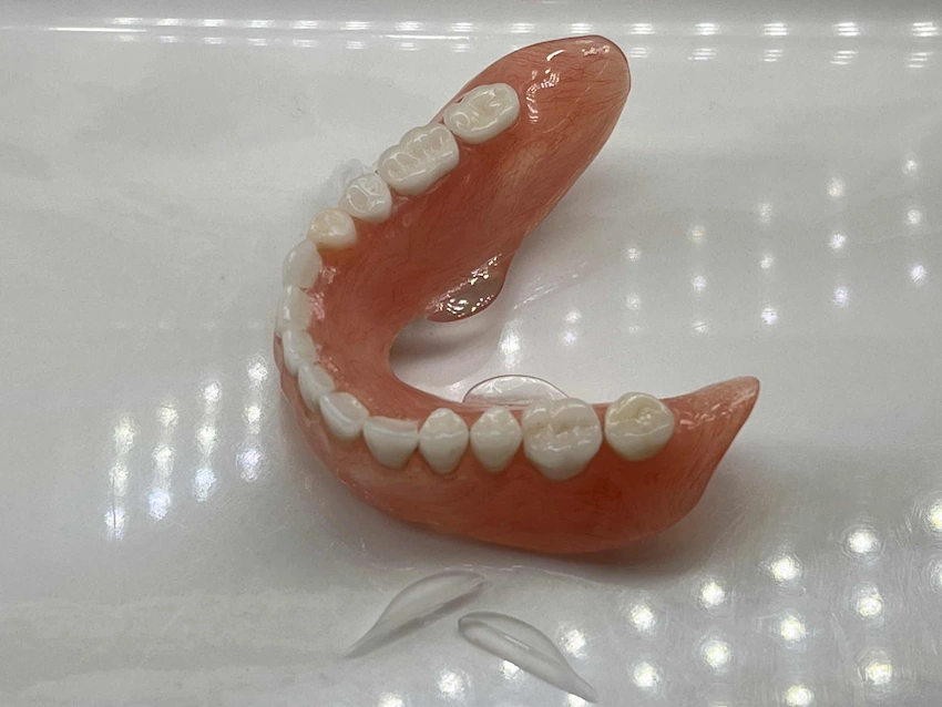 the best way to apply denture adhesive to your bottom denture