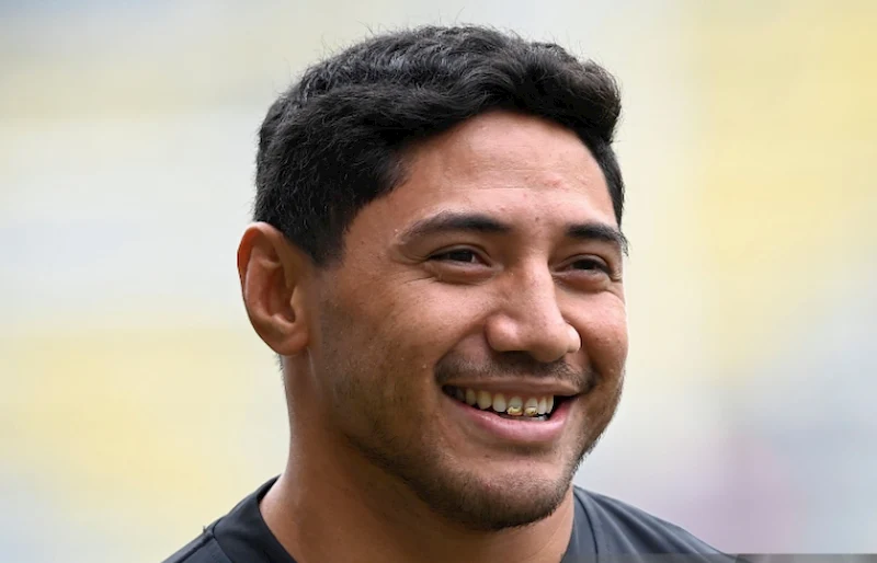 jason taumalolo hollywood smile