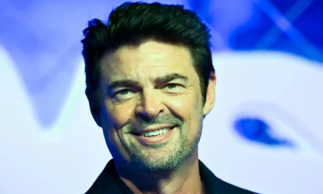 karl urban teeth in 2026