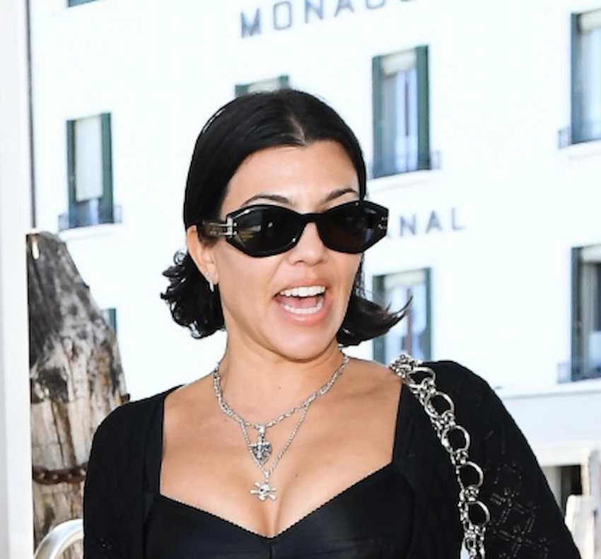 kourtney kardashian teeth 2020
