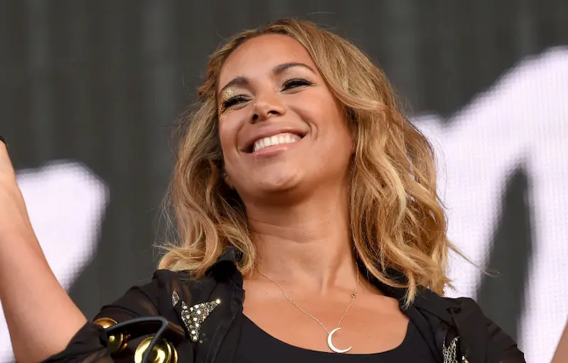 leona lewis teeth in 2015