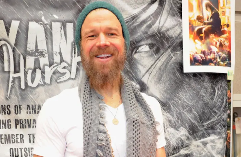 ryan hurst teeth in 2020