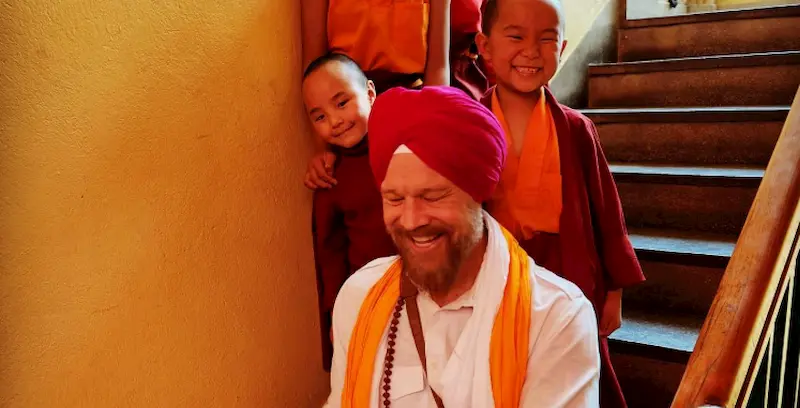 ryan hurst teeth in 2023