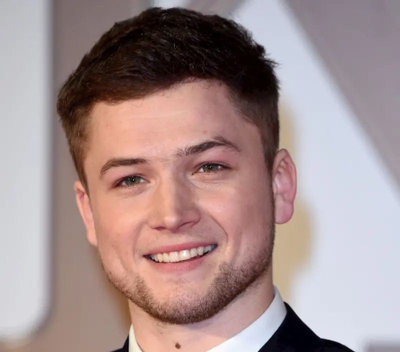 denti di taron egerton 2015 denti di taron egerton 2015