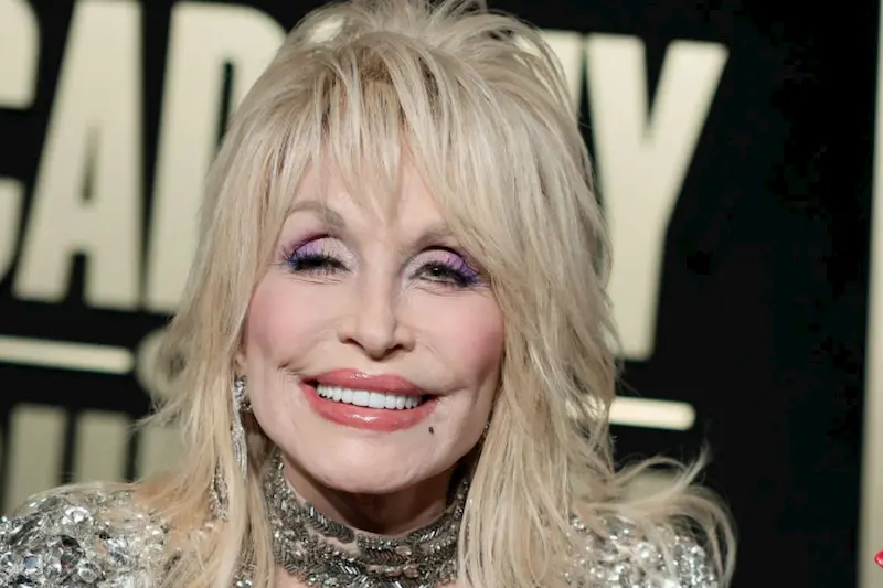 dolly parton teeth in 2023