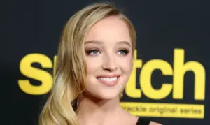phoebe dynevor teeth in 2017