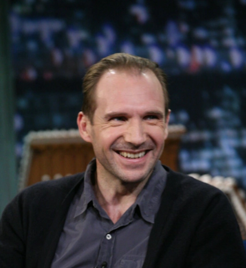 ralph fiennes teeth 2010 ralph fiennes teeth 2010